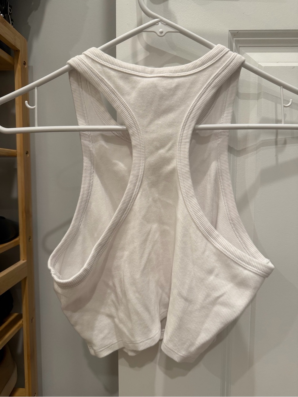 ALO Yoga White Ribbed Tank Top with Black Logo - Picture 2 of 3